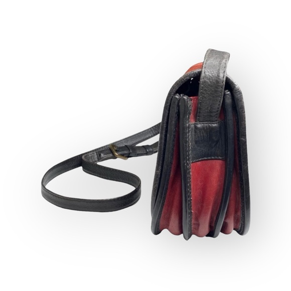 Vintage: Boots ‘n Bags ❁ Accordion Mini Crossbody Saddle Bag ❁ Brick Red Leather - Picture 4 of 16